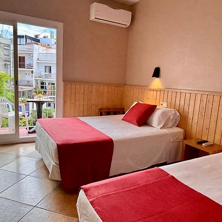 Hotel Piccadilly Сіджас Екстер'єр фото