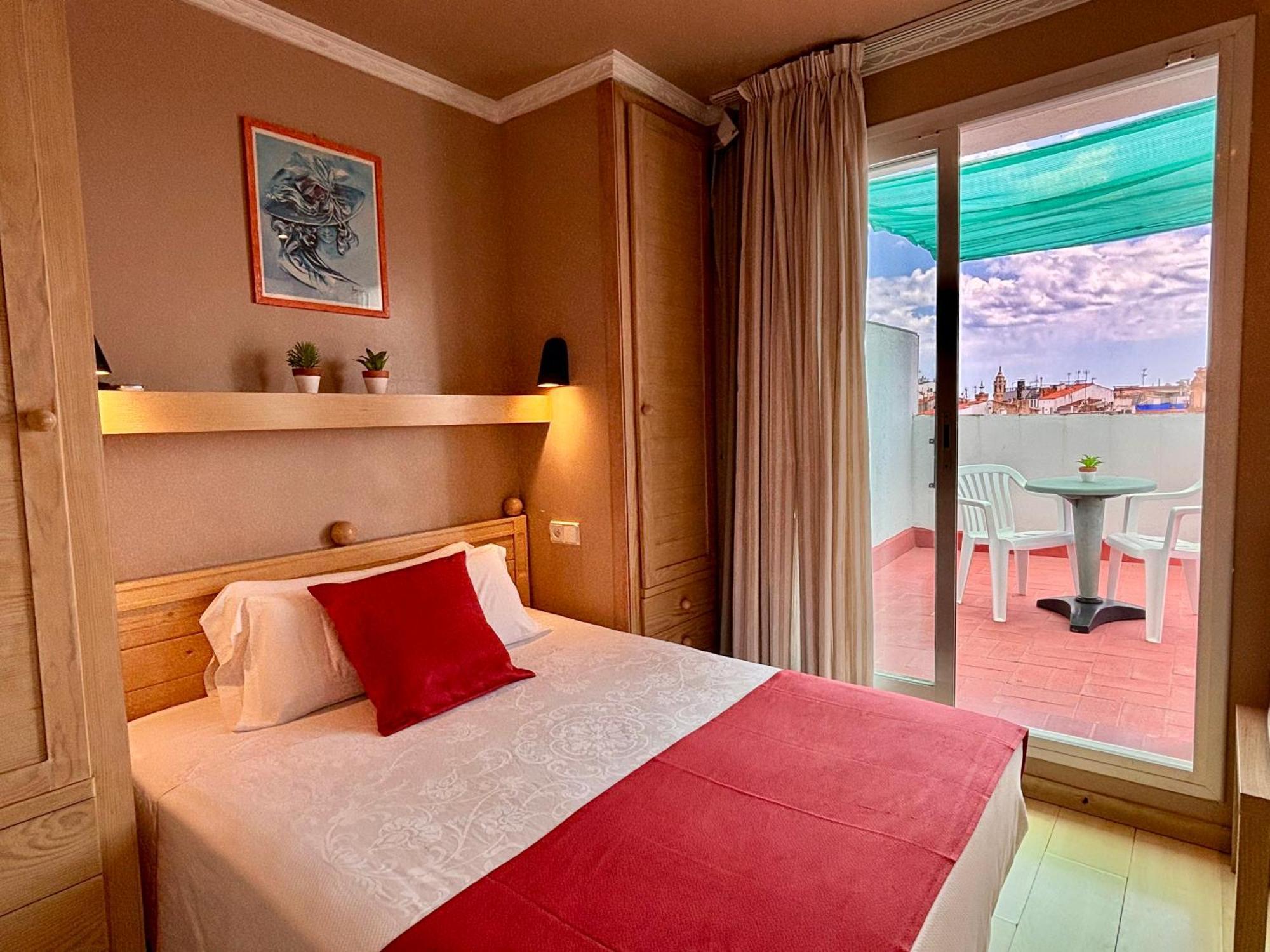 Hotel Piccadilly Сіджас Екстер'єр фото
