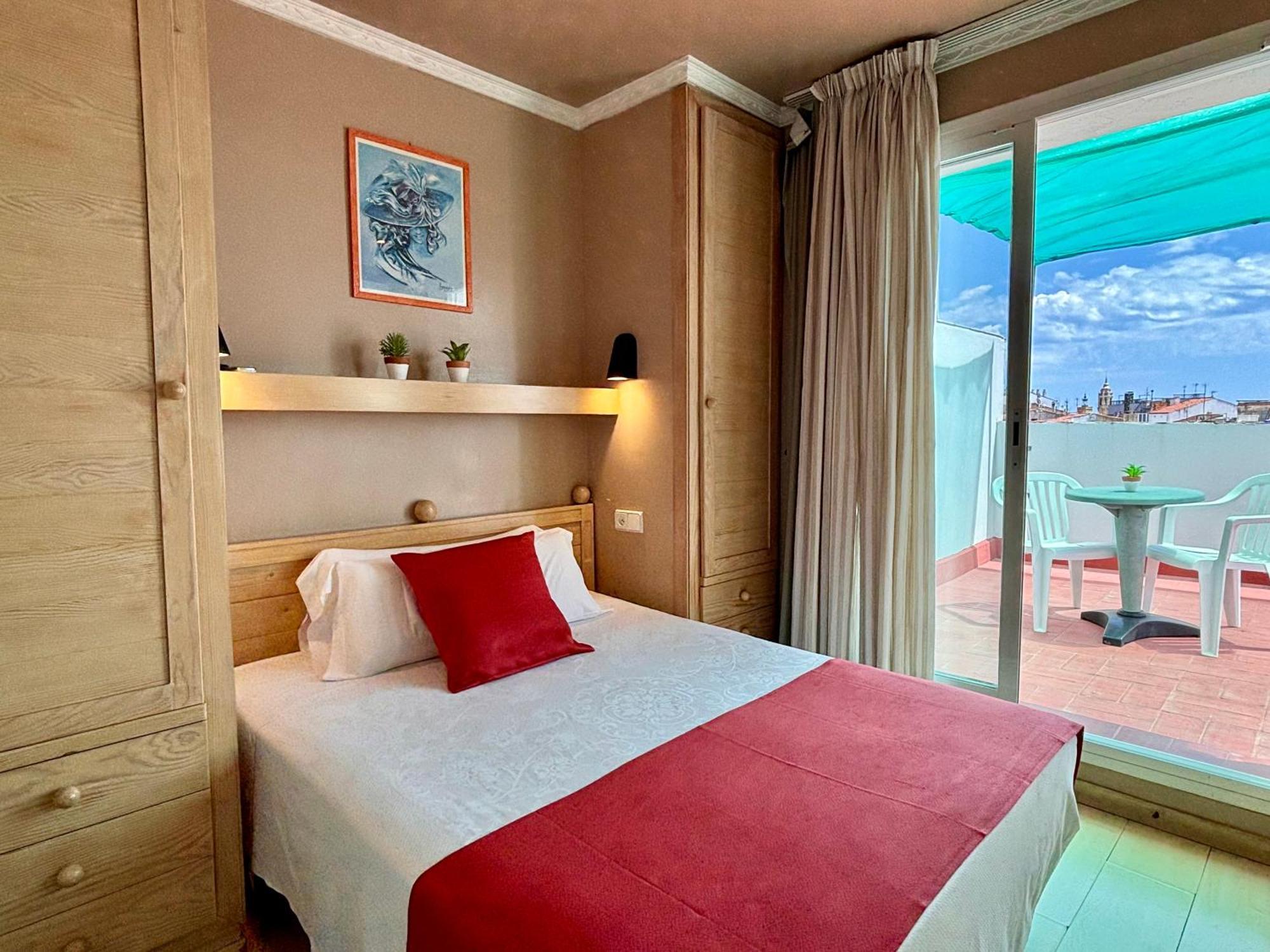 Hotel Piccadilly Сіджас Екстер'єр фото