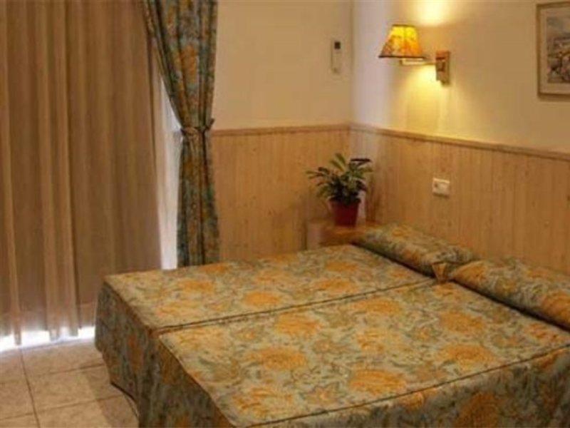 Hotel Piccadilly Сіджас Екстер'єр фото